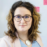 raluca-piteiu-apostol-picture_0.png