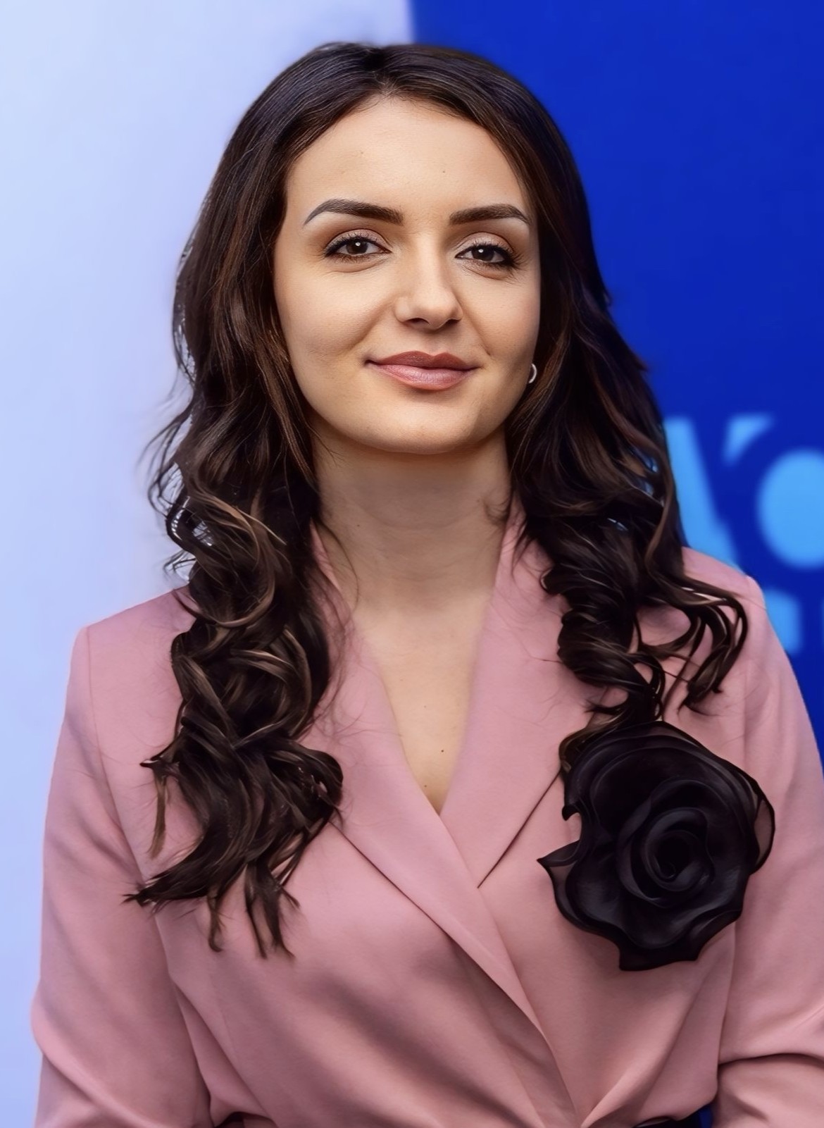 Bardha Ajvazi
